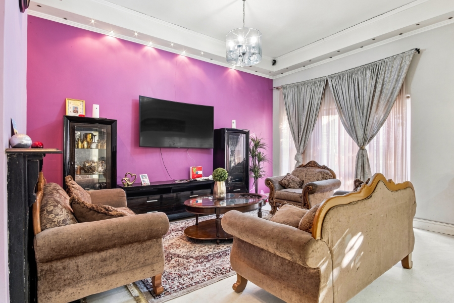 6 Bedroom Property for Sale in Woodstock Western Cape